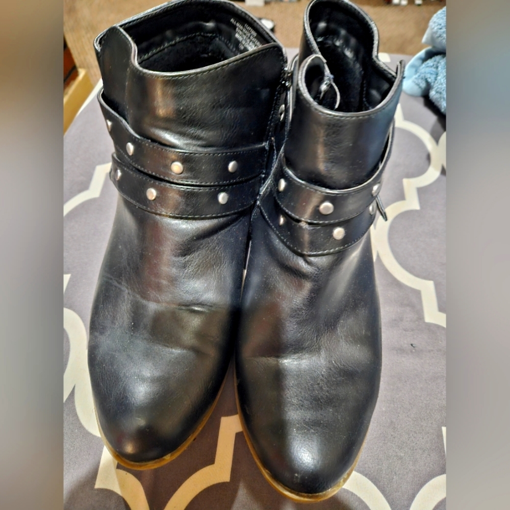 Women's Torrid Boots Sz 12W Pre-owned!